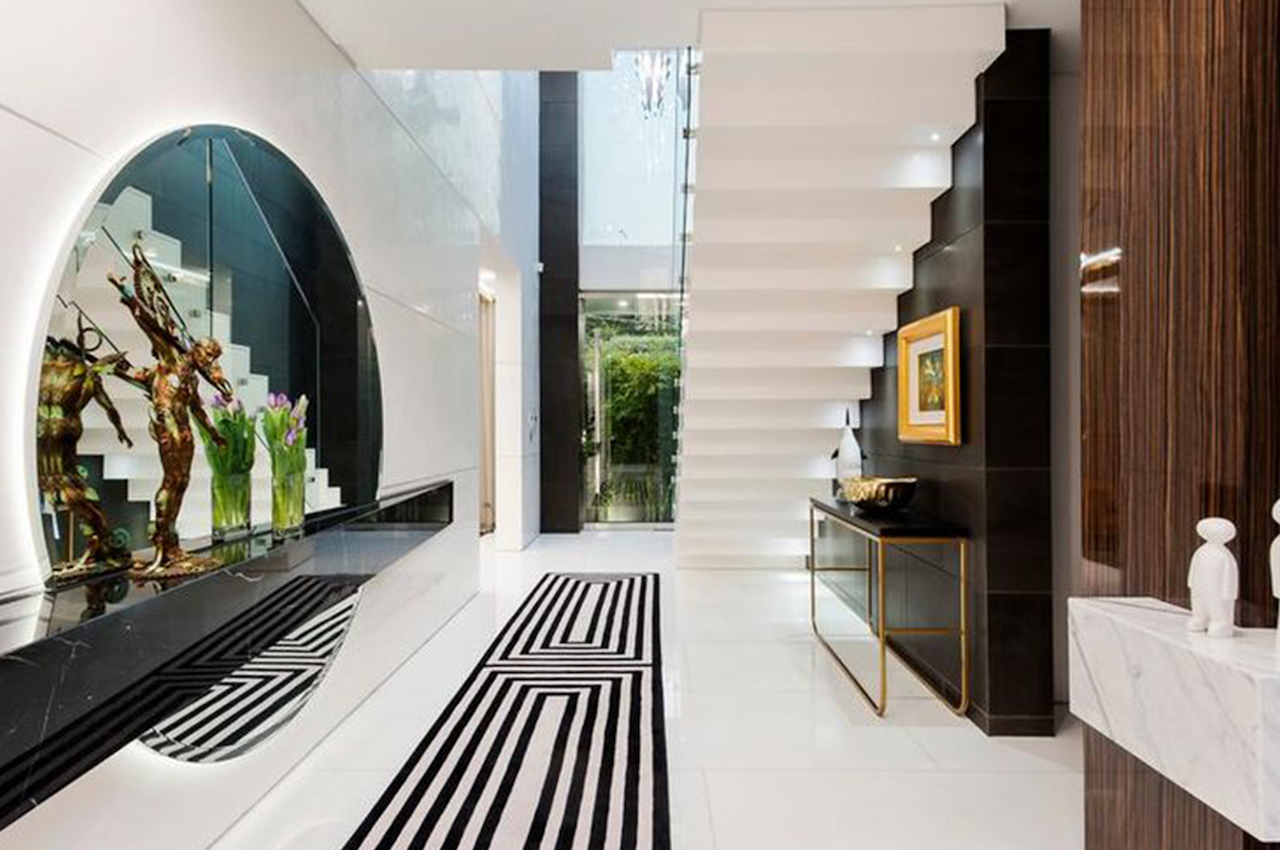 Why Your Hallway Loves A Focal Point