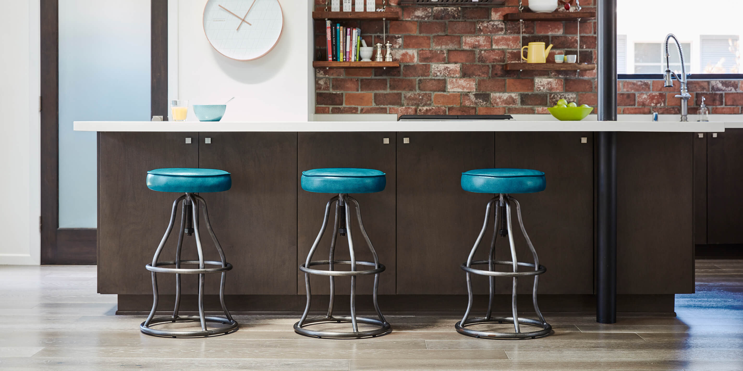 Counter Culture – The Perfect Counter Stool & Cocktail Pairings