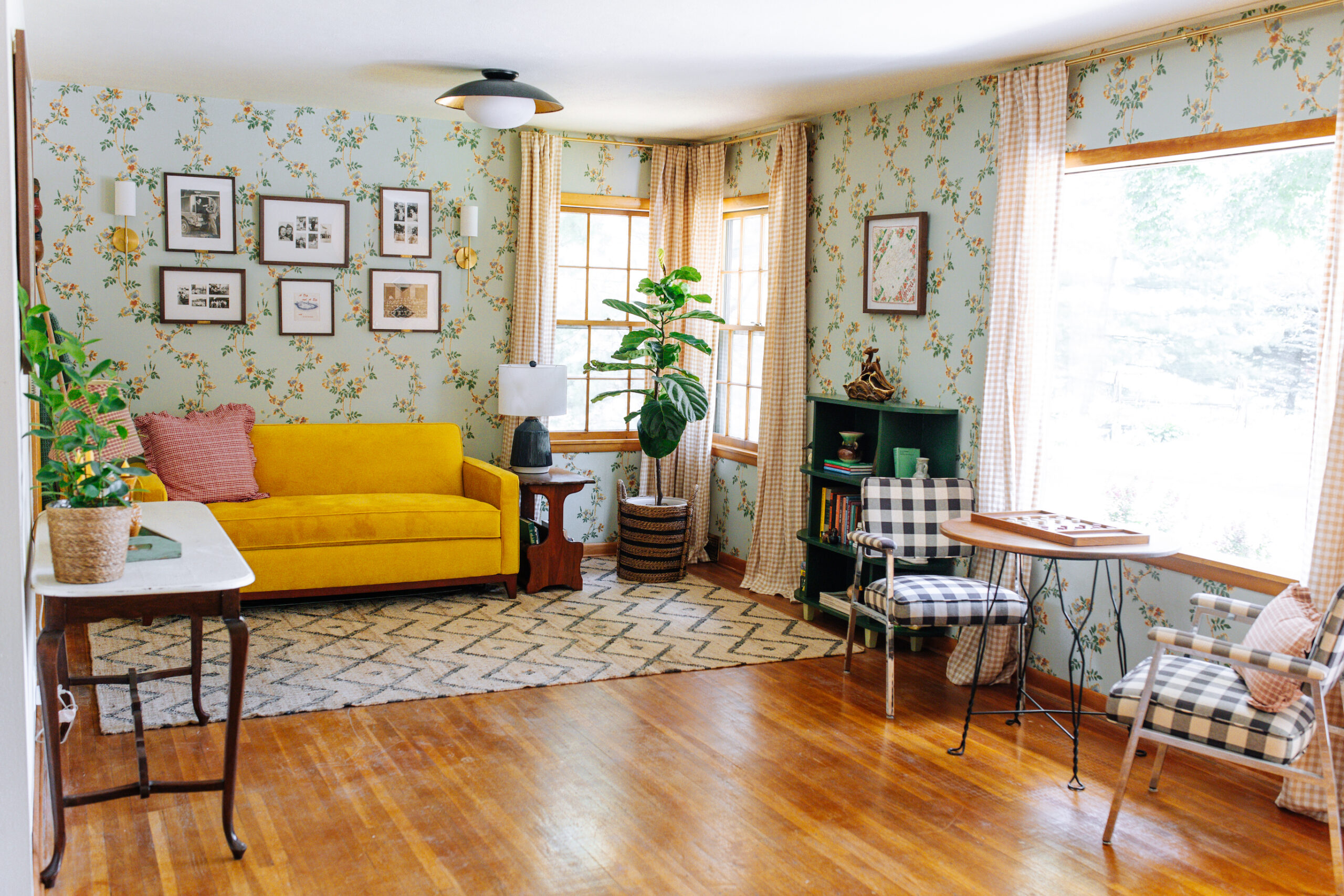 Mixing Vintage & New Furniture: A Designer How-To